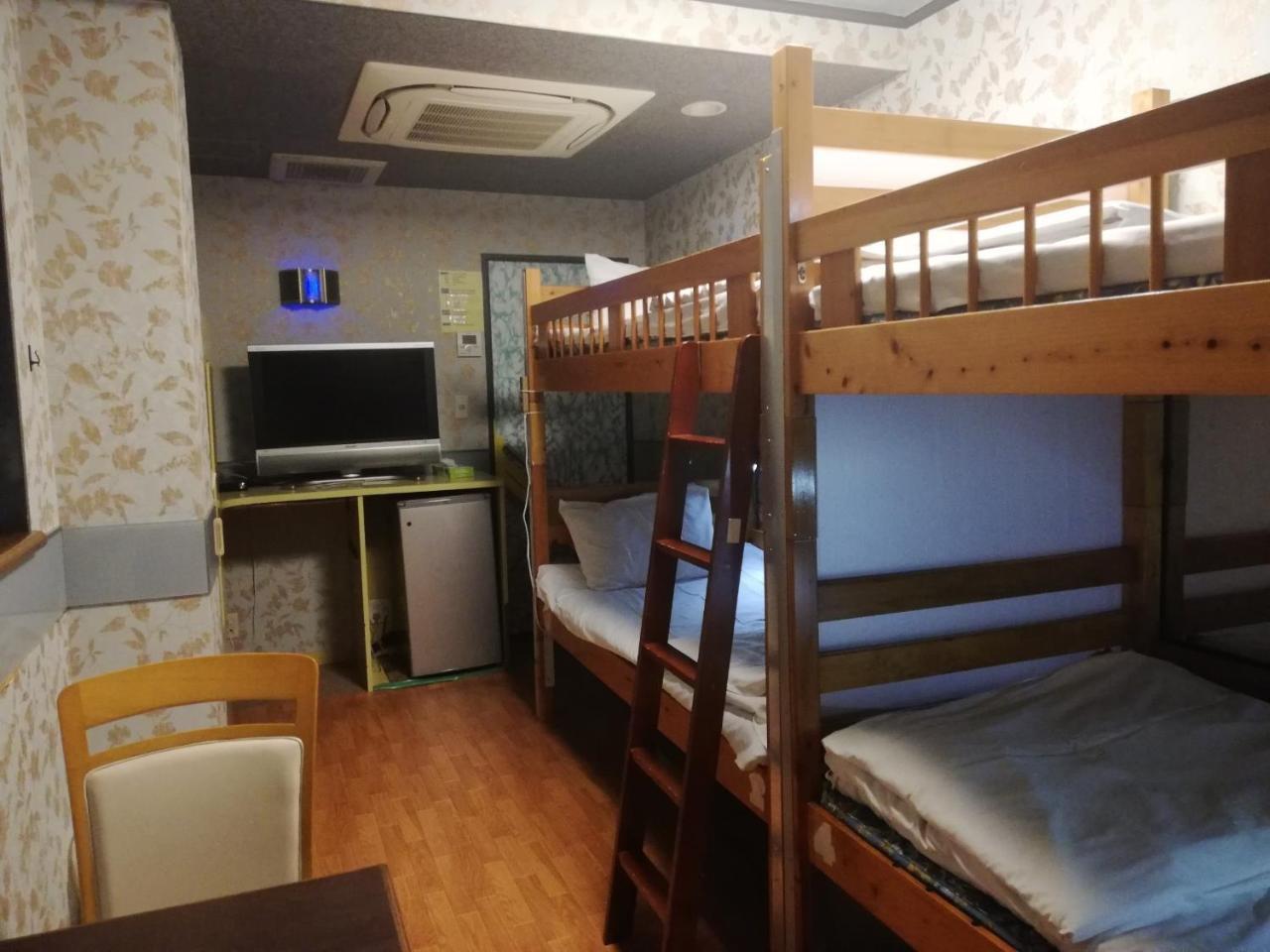 Family & Bakpak Tokyo Hostel Rom bilde